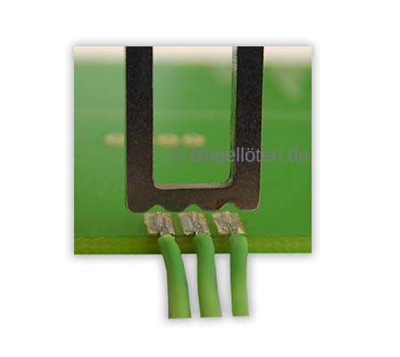  Lötung von Einzellitzen auf einer Leiterplatte.