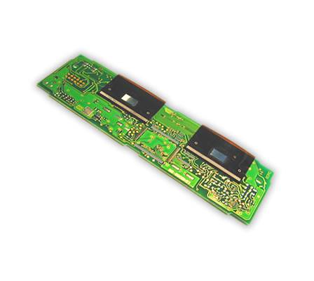 Lötung eines OLED auf einer Leiterplatte.